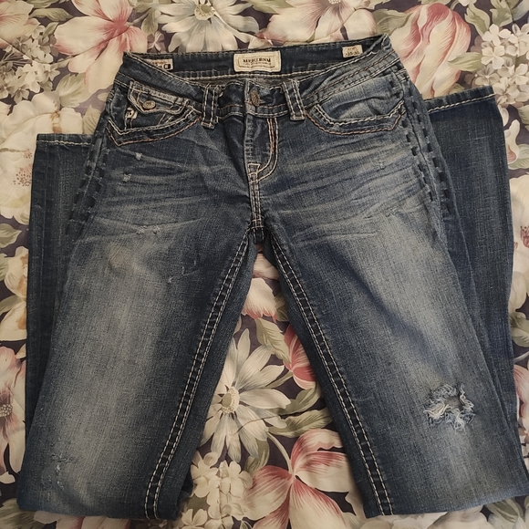 Buckle Blue Jeans with Embroidered Back and Distressed Wash - Picture 2 of 7